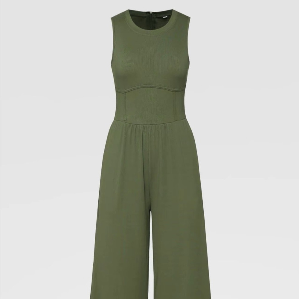 Army Green Women’s Sleeveless Tank Wide-leg Jumpsuit w Pockets and zipper back